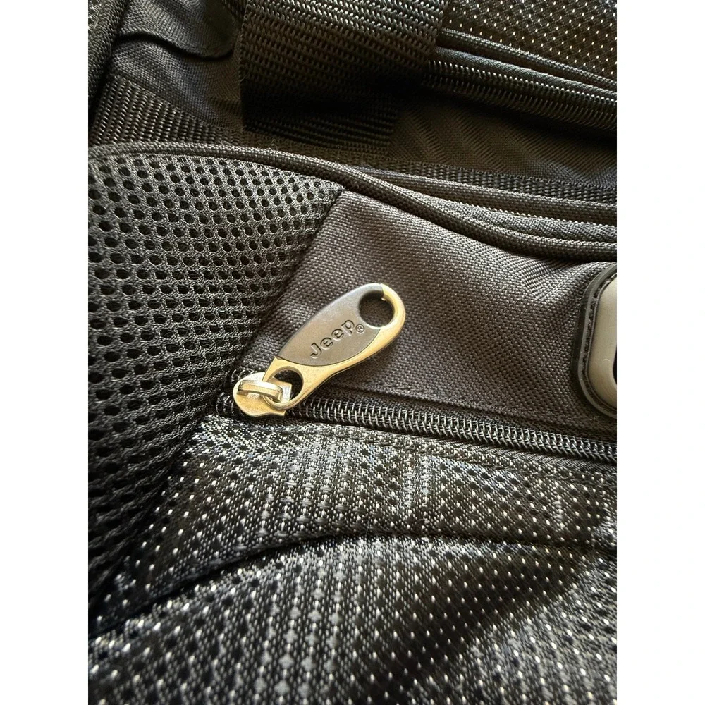 Jeep Duffel Bag Unisex Large Black Excellent Travel‎ Gym Luggage Mesh Pockets